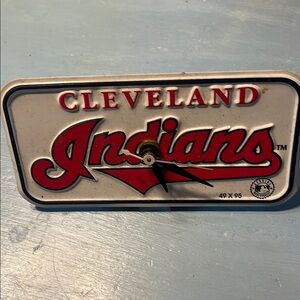 Vintage!! Pristine condition Cleveland Indians Metal Sign Clock